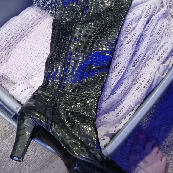 Yves Saint Laurent vintage Baha boots - Picture 4 of 7